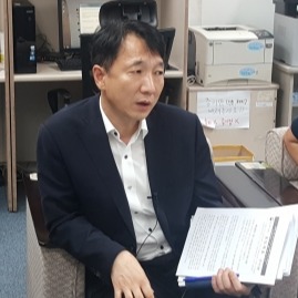 유세종 대전시 일자리경제국장이 11일 대전시청 기자실에서 브리핑을 하고 있다.