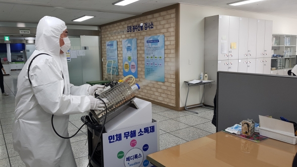대전 오정농수산물도매시장에서 코로나19 방역을 위한 소독이 이뤄지는 모습. 대전시 제공